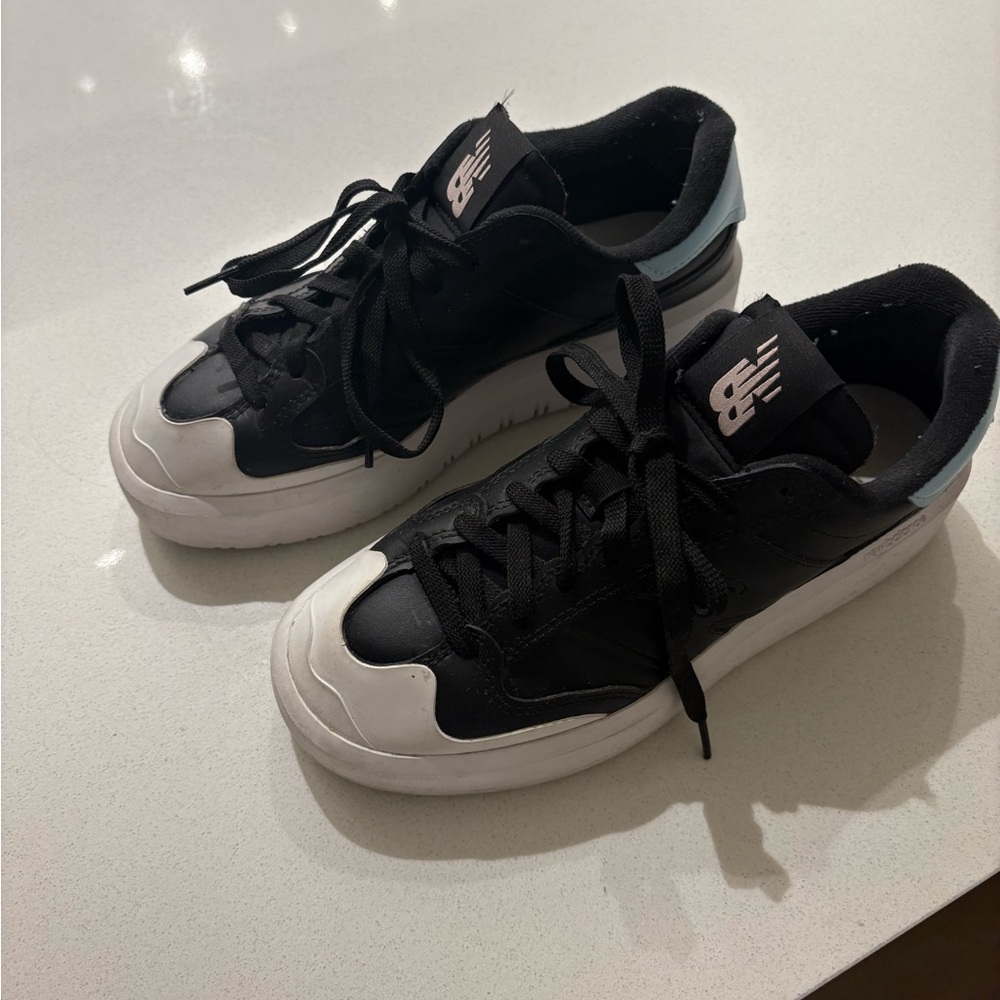 New Balance Black and White Casual Shoes